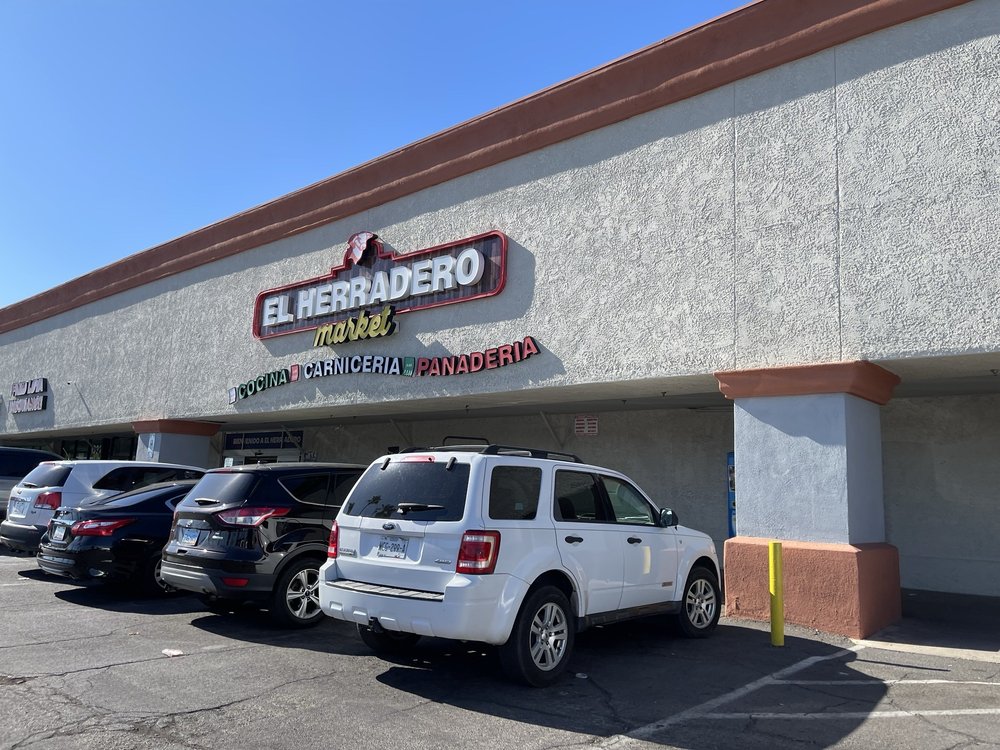 El Herradero market storefront